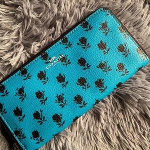 COACH 🌹 🌺 BANLANDS FLORAL ACCORDION ZIP Wallet